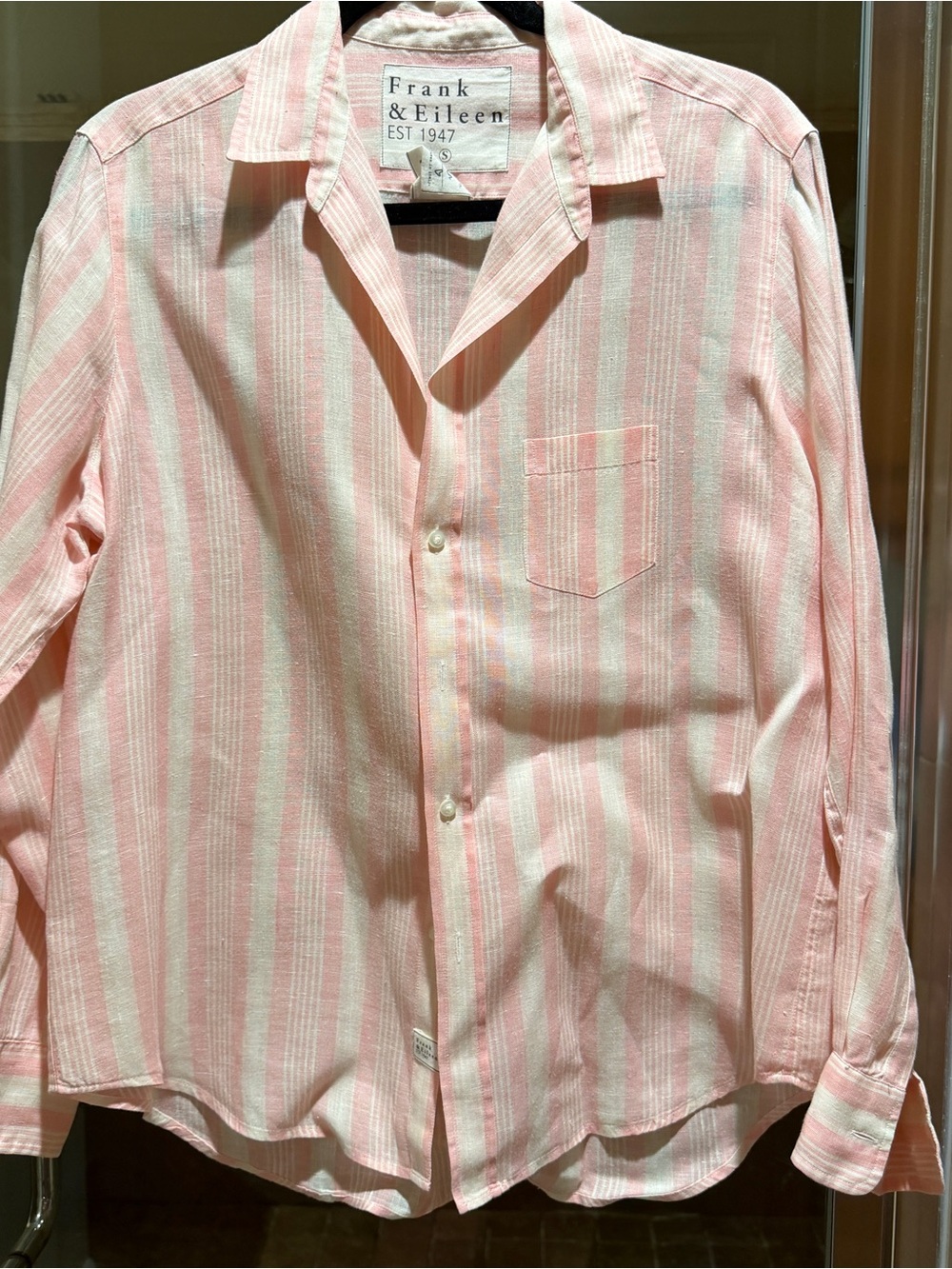 Frank & Eileen Men's Pink and White Striped Casual Button-Down Shirt